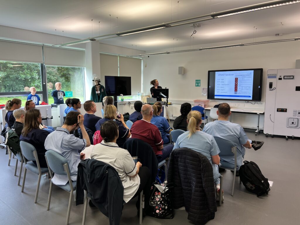 Tils Course University and NHS join forces to deliver life support training to ...
