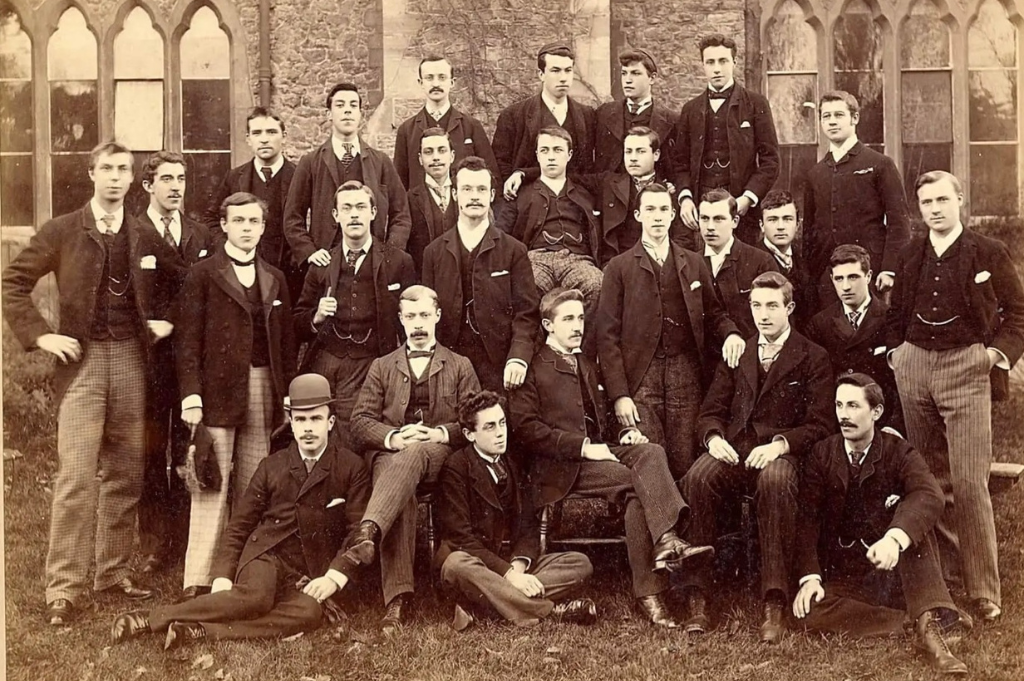 The recreated image of male students and their lecturer from 1923 from UoG Archives